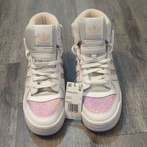 Adidas Women's Forum Mid  Sneakers NWT's &  Defect